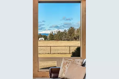 64146 Pioneer Loop, Bend, OR 97701 - Photo 10