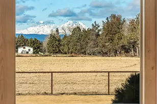 64146 Pioneer Loop, Bend, OR 97701 - Photo 10