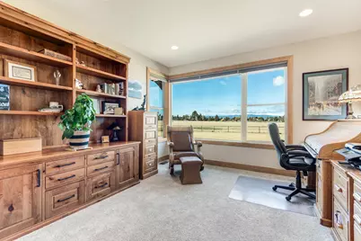 64146 Pioneer Loop, Bend, OR 97701 - Photo 18