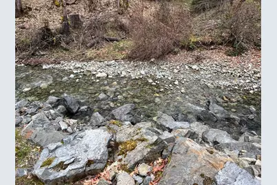 8081 W Evans Creek Road, Rogue River, OR 97537 - Photo 2