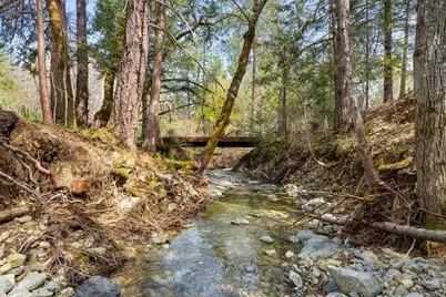8081 W Evans Creek Road, Rogue River, OR 97537 - Photo 2