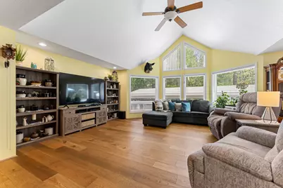 8081 W Evans Creek Road, Rogue River, OR 97537 - Photo 12