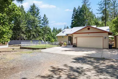 8081 W Evans Creek Road, Rogue River, OR 97537 - Photo 8