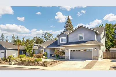 31 Wildwood Drive, Eagle Point, OR 97524 - Photo 2