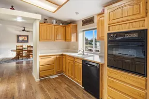 1875 NE 6th St, Redmond, OR 97756 - Photo 12