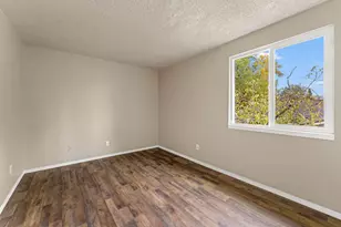 1215 W Main St, Medford, OR 97501 - Photo 26