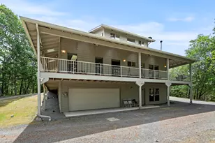 466 Three Pines Rd, Grants Pass, OR 97526 - Photo 4