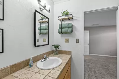 1380 Rogue River Highway, Gold Hill, OR 97525 - Photo 20