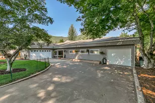 1380 Rogue River Hwy, Gold Hill, OR 97525 - Photo 6