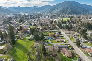 114 Short St, Rogue River, OR 97537 - Photo 36