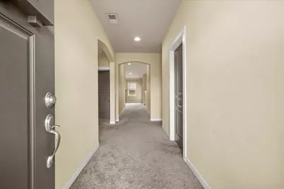 2433 NW Hazelwood Avenue, Redmond, OR 97756 - Photo 4