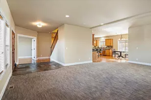 4122 SW Salmon Pl, Redmond, OR 97756 - Photo 6