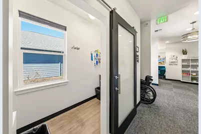 296 S Pacific Highway, Talent, OR 97540 - Photo 46