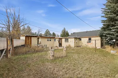 243 W Adams Avenue, Sisters, OR 97759 - Photo 12