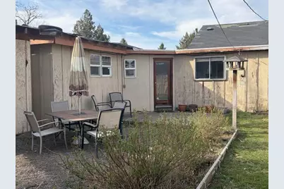 243 W Adams Avenue, Sisters, OR 97759 - Photo 20