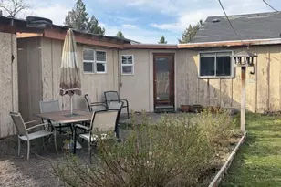 243 W Adams Ave, Sisters, OR 97759 - Photo 20