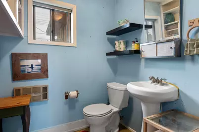 243 W Adams Avenue, Sisters, OR 97759 - Photo 8