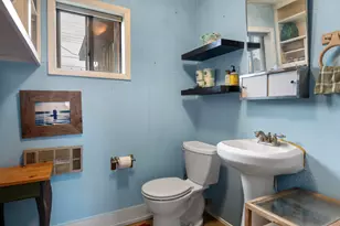 243 W Adams Ave, Sisters, OR 97759 - Photo 8