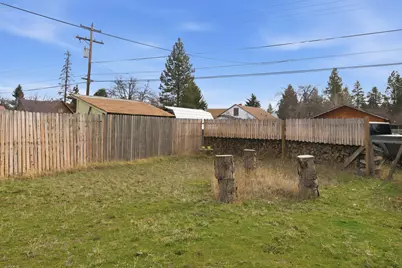 243 W Adams Avenue, Sisters, OR 97759 - Photo 16
