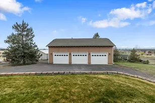 1042 NE Upper Dr, Madras, OR 97741 - Photo 38