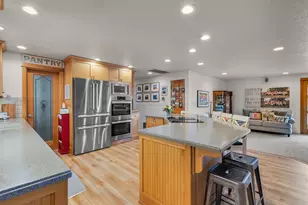 1042 NE Upper Dr, Madras, OR 97741 - Photo 12