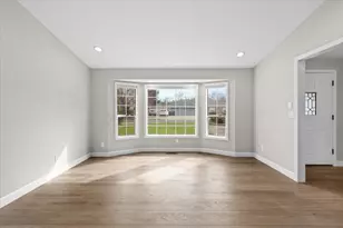 3073 Ruby Dr, Medford, OR 97504 - Photo 6