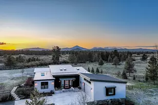 55543 Huntington Rd, Bend, OR 97707 - Photo 2