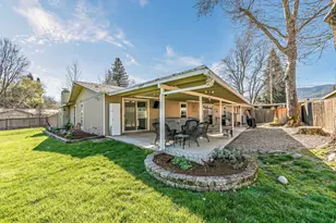 2860 W Griffin Creek Rd, Medford, OR 97501 - Photo 26