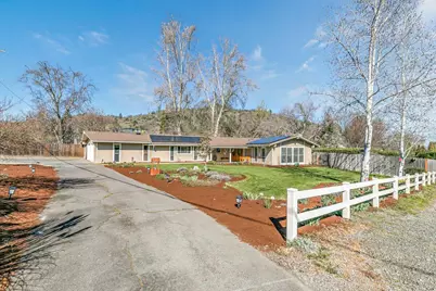 2860 W Griffin Creek Road, Medford, OR 97501 - Photo 2