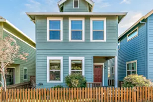 5 Logan Way, Talent, OR 97540 - Photo 1