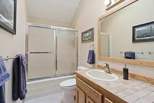 57809 Mt Rainier Ln, Sunriver, OR 97707 - Photo 22