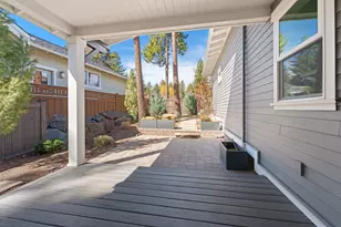 2424 NW Crossing Dr, Bend, OR 97703 - Photo 20