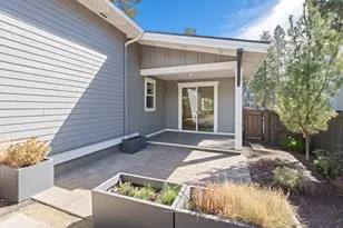 2424 NW Crossing Dr, Bend, OR 97703 - Photo 22