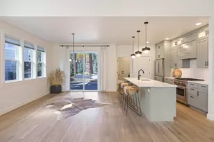 2424 NW Crossing Dr, Bend, OR 97703 - Photo 4