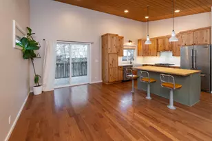 558 NE Lafayette Ave, Bend, OR 97701 - Photo 4