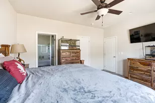 658 NE Shoshone Dr, Redmond, OR 97756 - Photo 12