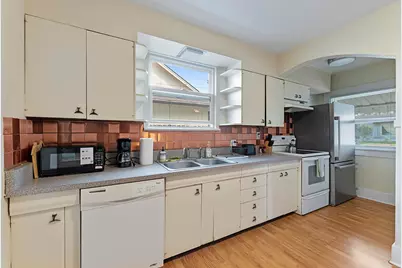 813 E 9th Street, Medford, OR 97504 - Photo 10