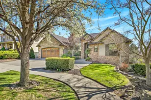 3874 Cherry Ln, Medford, OR 97504 - Photo 1