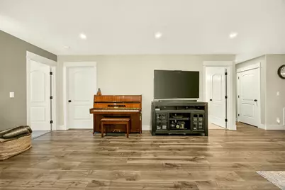 3874 Cherry Lane, Medford, OR 97504 - Photo 56