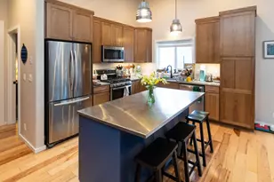 566 NE Lafayette Ave, Bend, OR 97701 - Photo 18