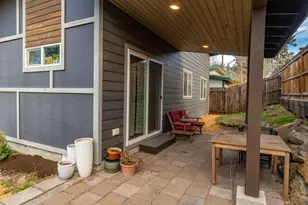 566 NE Lafayette Ave, Bend, OR 97701 - Photo 14