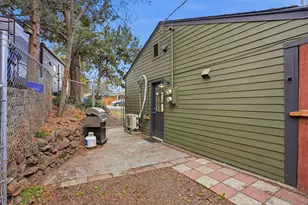 513 NE Irving Ave, Bend, OR 97701 - Photo 40