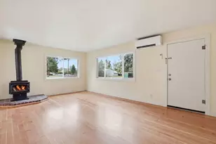 513 NE Irving Ave, Bend, OR 97701 - Photo 8