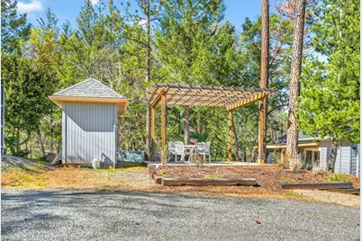 145 Lomas Road, Jacksonville, OR 97530 - Photo 52