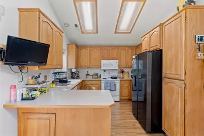 1987 Kelly Way, Grants Pass, OR 97527 - Photo 10