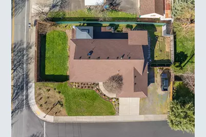 776 Delsie Drive, Grants Pass, OR 97527 - Photo 2