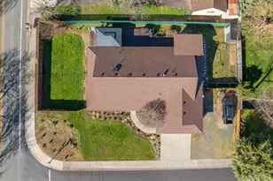 776 Delsie Dr, Grants Pass, OR 97527 - Photo 2