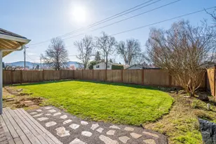 776 Delsie Dr, Grants Pass, OR 97527 - Photo 42