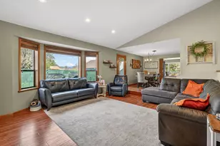 776 Delsie Dr, Grants Pass, OR 97527 - Photo 8