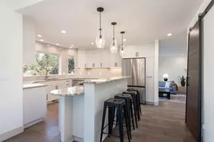 60012 Ridgeview Dr W, Bend, OR 97702 - Photo 4